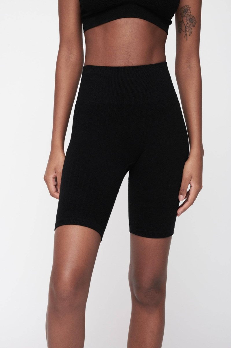 moshi moshi mind - Motion pants short - Musta