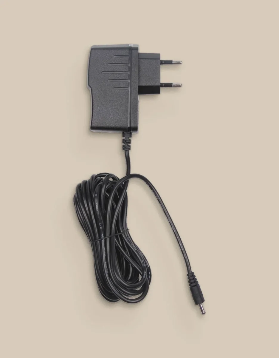 8,4V laturi akkumootorille